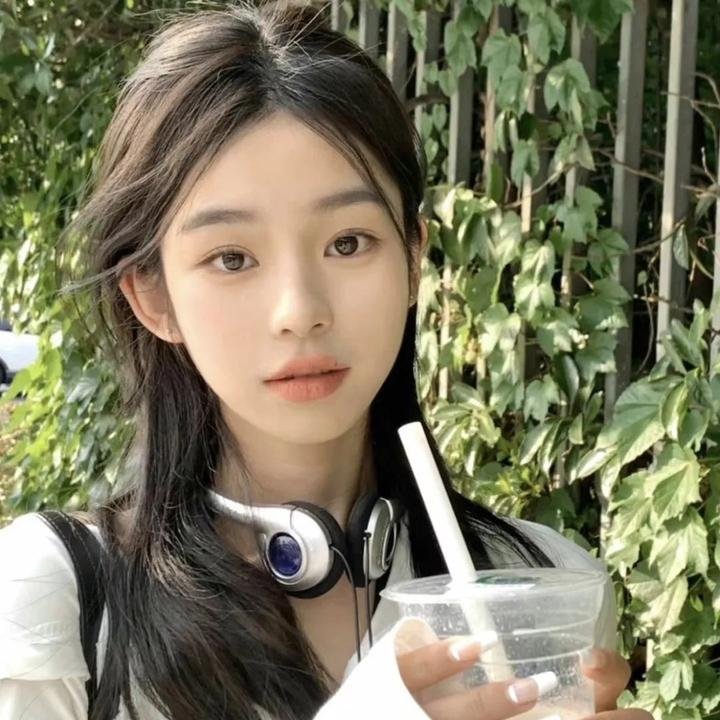 知名导演迟到让全组苦等，剧组人心惶惶，长达一周引热议